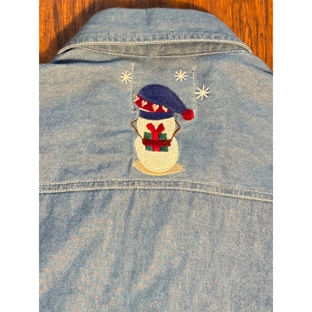 Womens Size 18 Denim Snowman Embroidered Button Up Shirt Blue Holiday Winter - Picture 9 of 9
